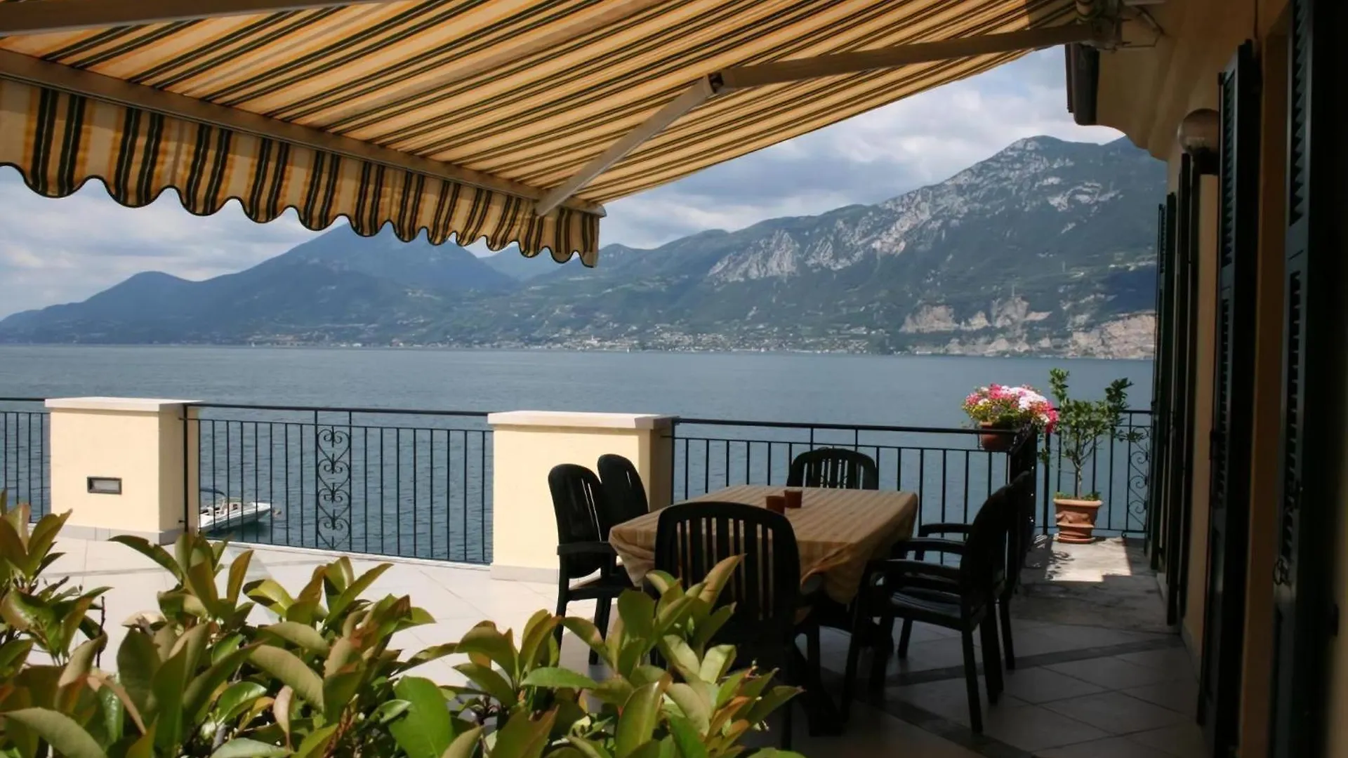 Apartment Charmante Wohnung Casa Cendraia Castelletto Di Brenzone